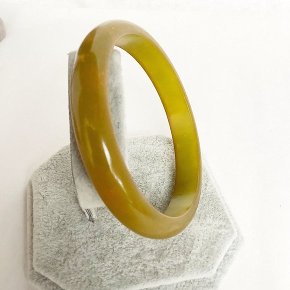 Antique Bakelite bangle bracelet yellowish green color bangle bracelet early vin - Picture 1 of 4